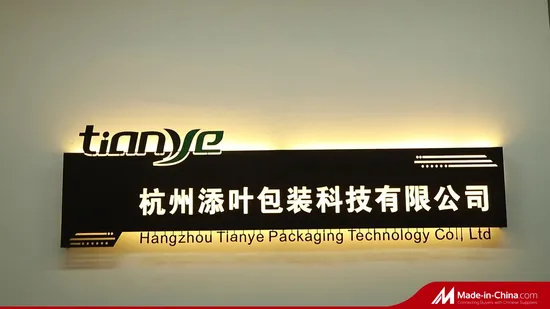 Tubo de plástico verde transparente de 5 g con pequeño